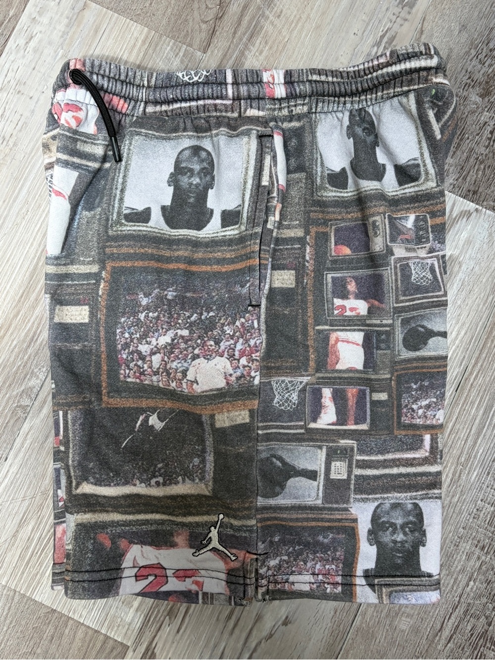 Jordan Kids Brooklyn Printed Fleece Shorts - Size L - Picture 3 of 5
